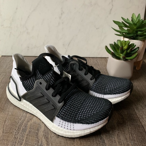 adidas UltraBOOST 19 Oreo - Picture 6 of 8